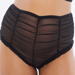NWT SAVAGE X FENTY Gathered Mesh Booty Short